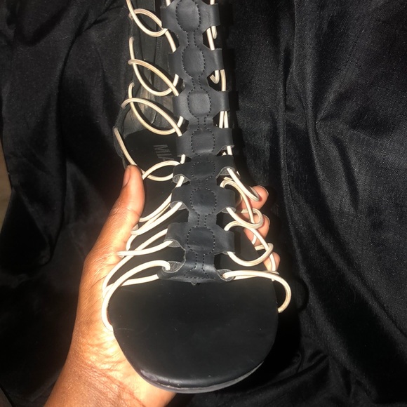 Black & Cream Gladiator Midi Sandal 👡 - Picture 7 of 7